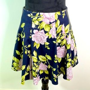 Short Floral Printed Skirt